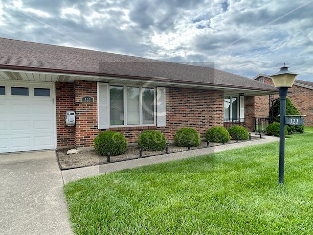 Building Photo - 323 Westview Dr
