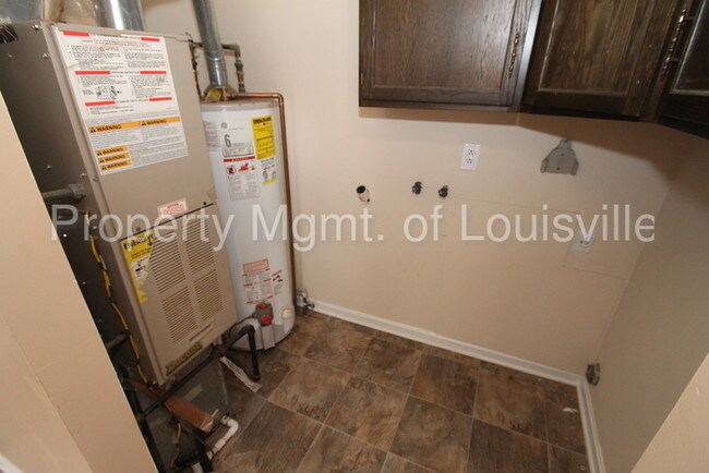 Building Photo - 6811 Creston Dr