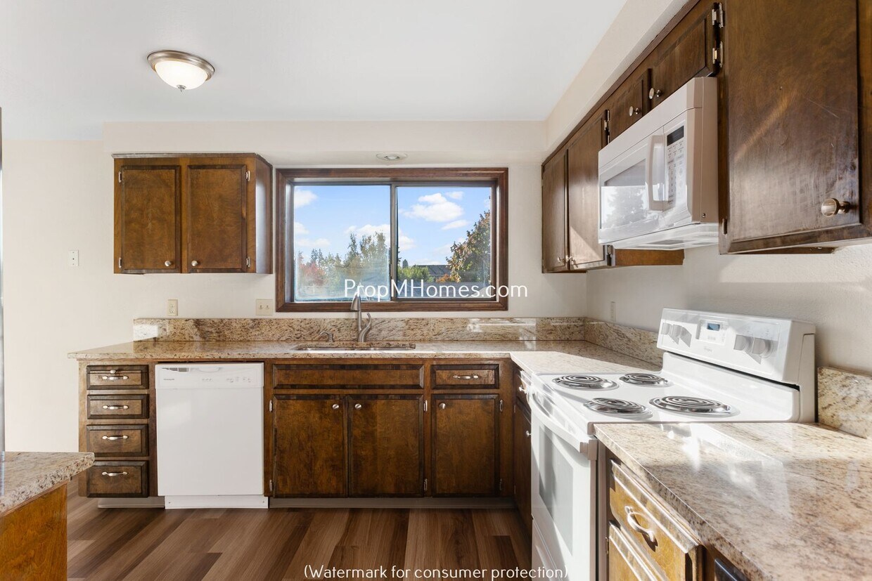 Primary Photo - Three Bedroom Split-Level Home In Central ...