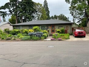 Building Photo - 16810 NE Couch Ct