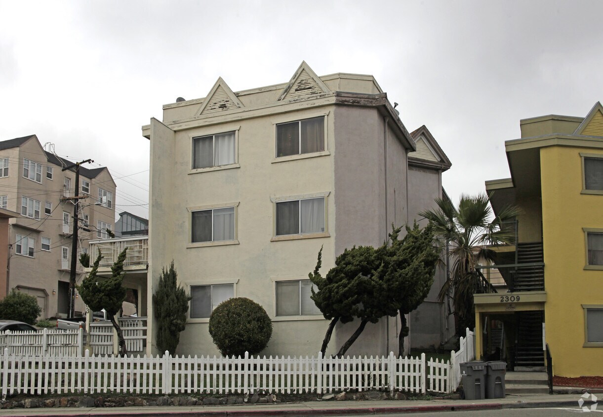 Foto del edificio - 2303 Park Blvd