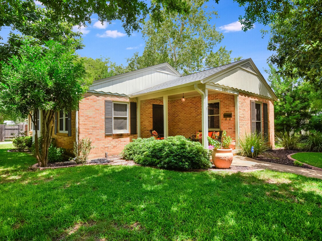 Primary Photo - 3300 Glenview Ave