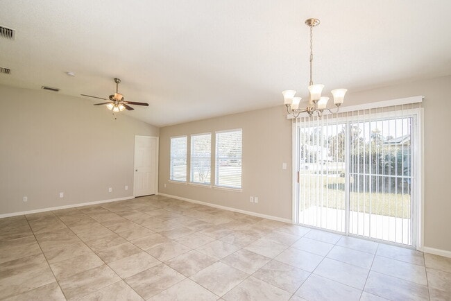Foto del edificio - 617 Stonehill Pl