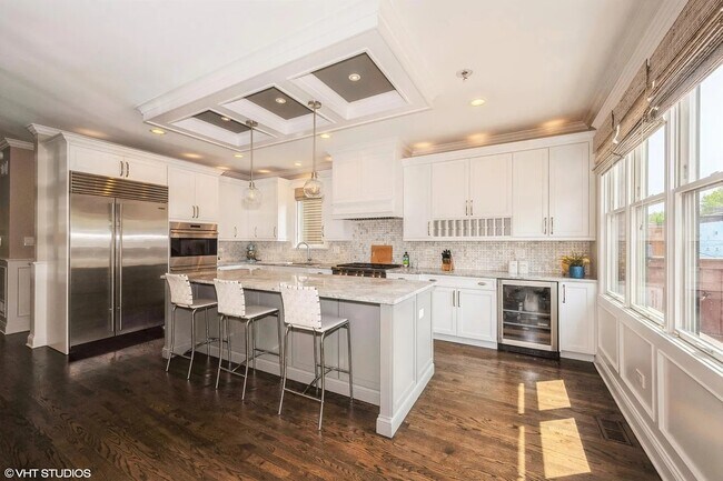Foto del edificio - 3120 N Leavitt St