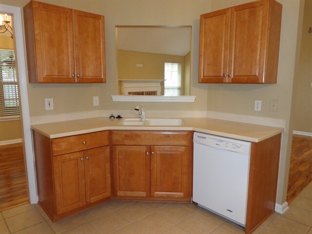 Building Photo - 224 Park View Court