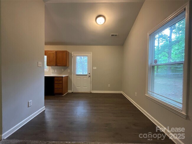 Foto del edificio - 10619 Wood Meadow Dr