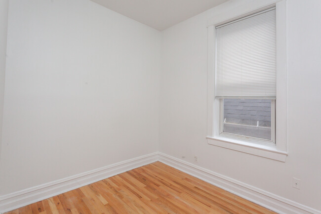 Building Photo - 3239 N Clifton Ave