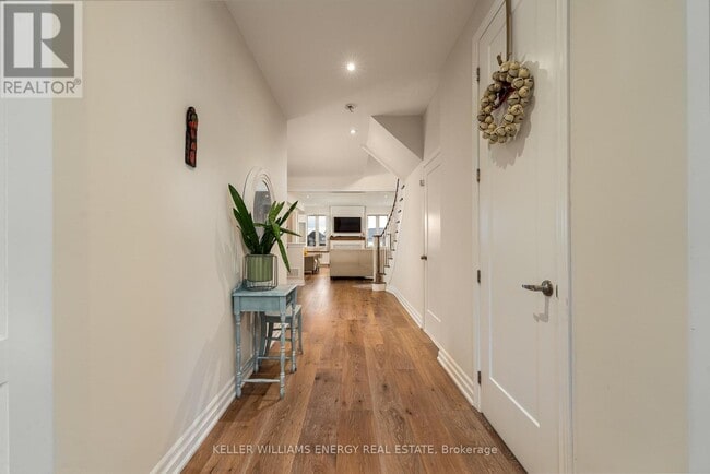 Building Photo - 36 Angela Cres