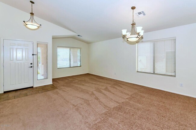 Foto del edificio - Gorgeous 4 Bed Single Level Norterra Home