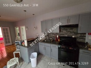 Building Photo - 550 Garfield Ave