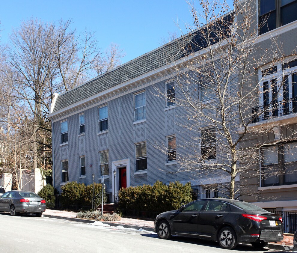 Building Photo - 1619 30th St NW