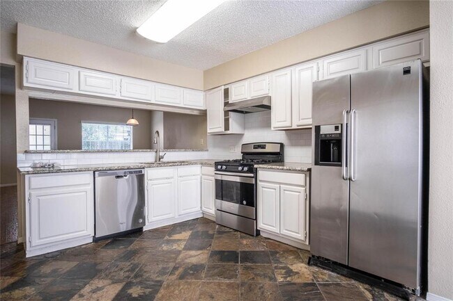Foto del edificio - 3207 Rimrock Dr