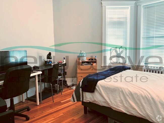 Building Photo - 50 Charlesgate E