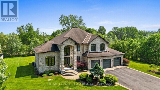 Photo du bâtiment - 6132 Pebblewoods Dr