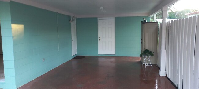 Foto del edificio - 211 E Floyd Ave