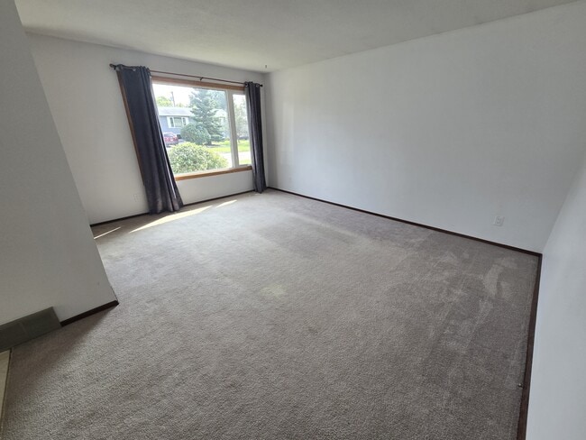 Building Photo - 37 Glenthorne Crescent