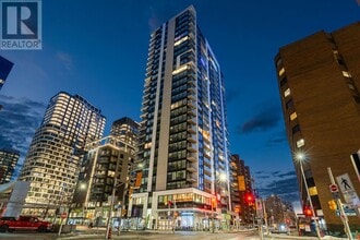 Building Photo - 340 Queen St