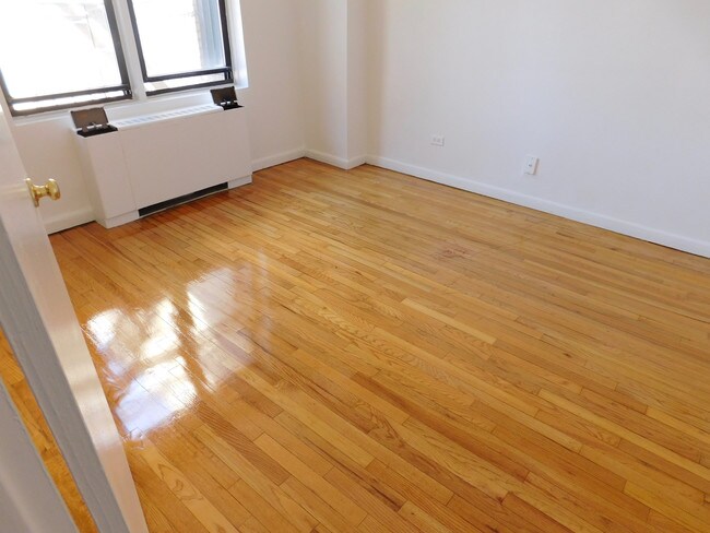 Foto del edificio - 2335 Broadway
