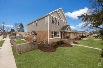Building Photo - 1545 Forest Rd