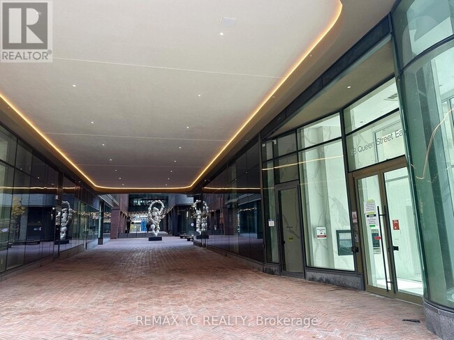 Photo du bâtiment - 88 Queen St E