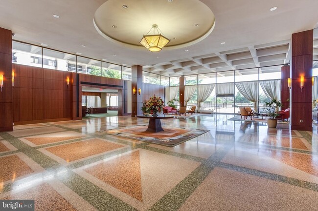 Lobby - 3701 S George Mason Dr