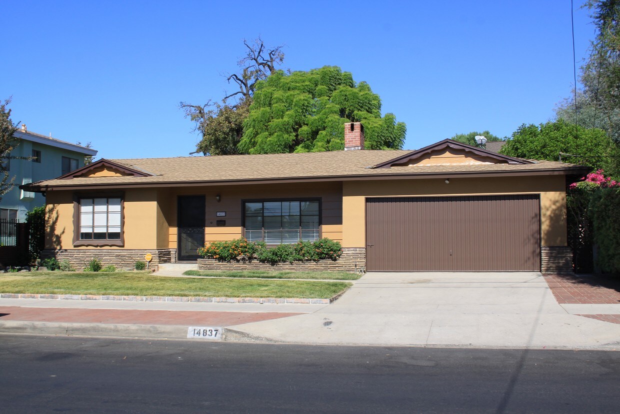 14837 Hart St, Van Nuys, CA 91405 House for Rent in Van Nuys, CA