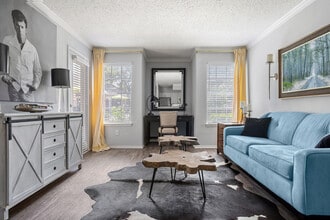 Building Photo - Wimbledon Oaks