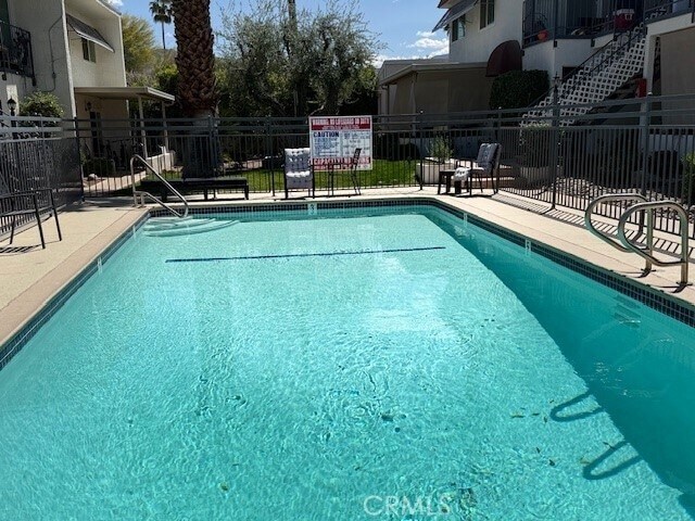 Foto del edificio - 45303 Sunset Ln