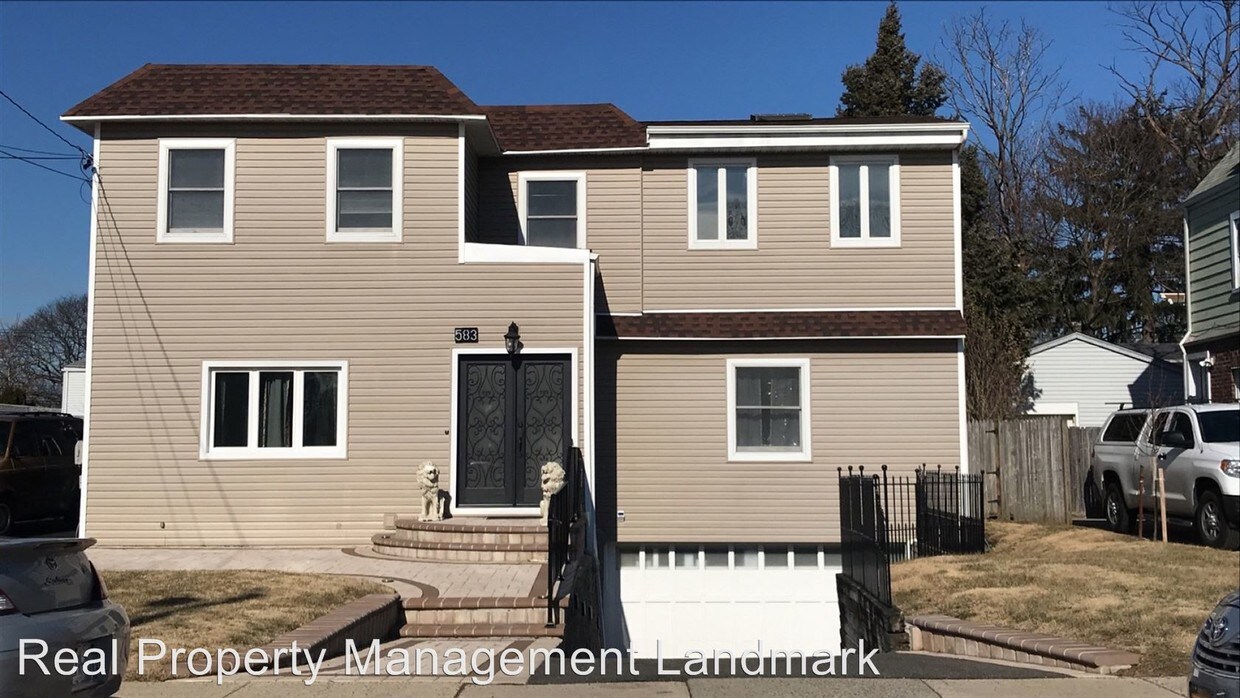 Foto principal - 583 Lowell St