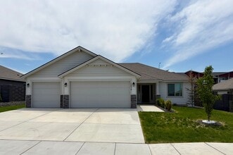 Building Photo - 10518 Chinook Dr