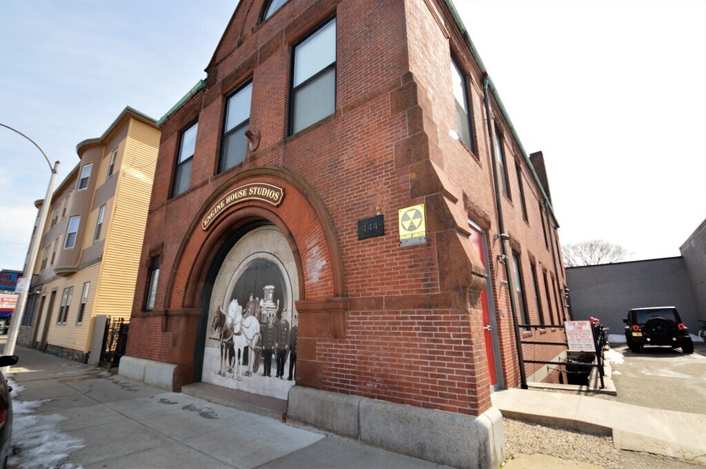 Primary Photo - 444 Western Ave