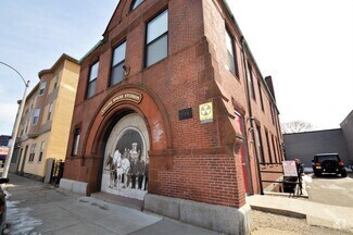 Building Photo - 444 Western Ave