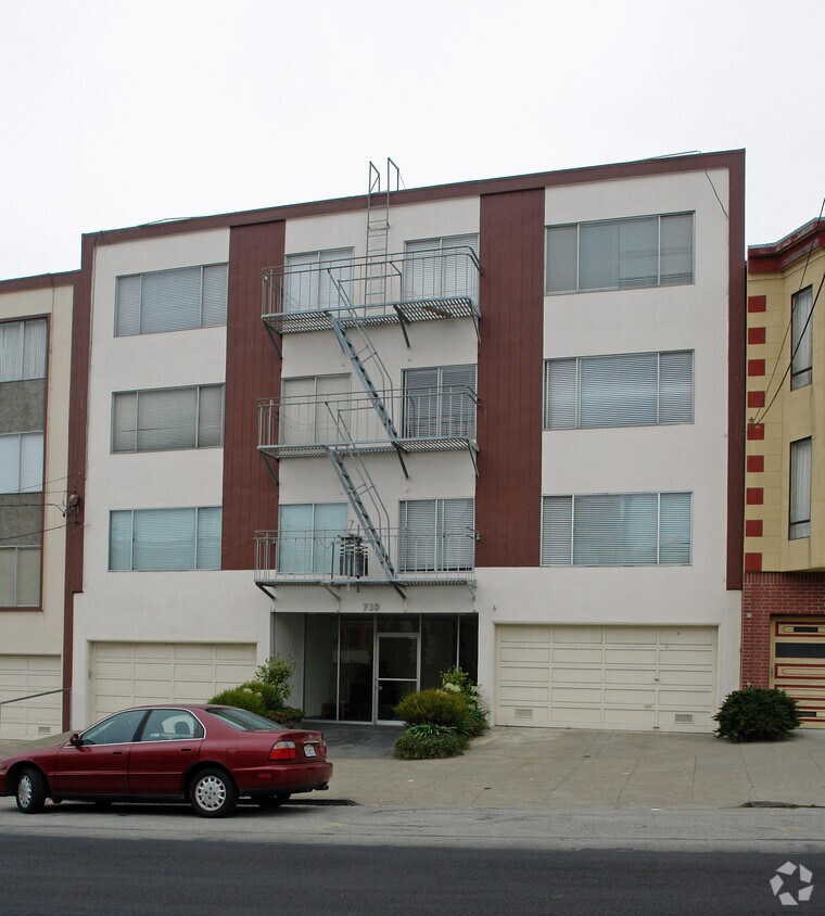 Building Photo - 739 36th Ave