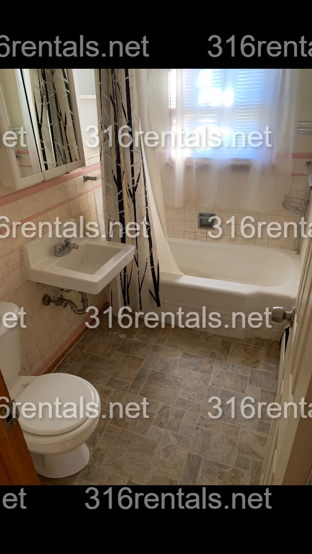 Foto del edificio - $495 - 1 bed 1 bath - Multi Family Home