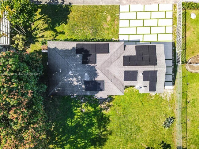 Building Photo - 12945 NW Miami Ct