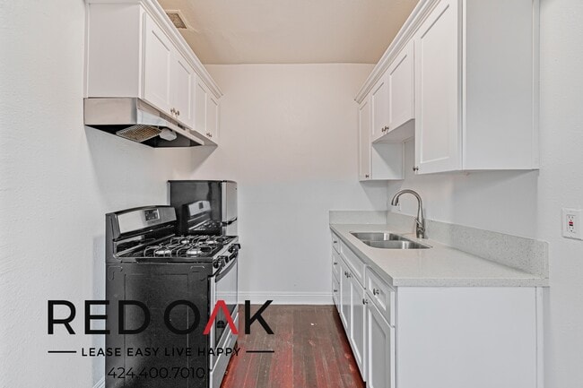 Building Photo - 5406 Lexington Ave