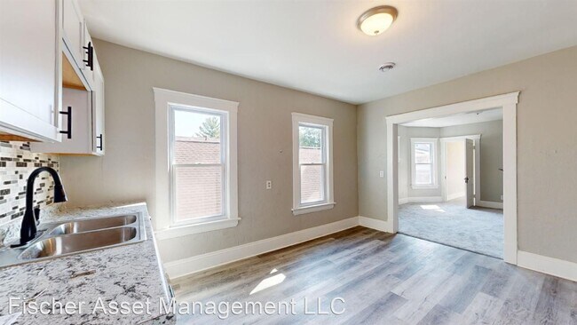 Building Photo - 2 br, 1 bath Apartment - 7910 Brinsmade Av...