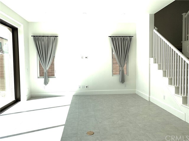 Building Photo - 105 Sky Hts