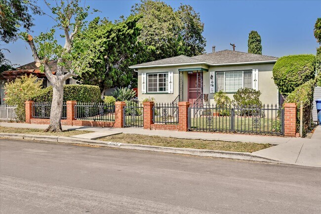 Foto del edificio - 3532 Maplewood Ave