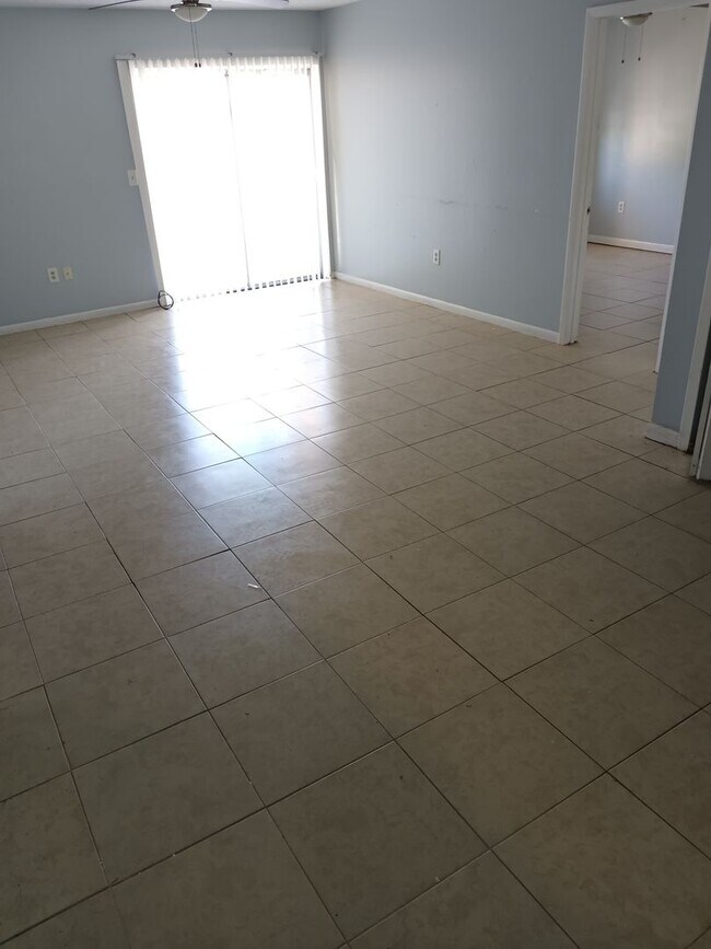 Foto del edificio - 5214 Via Hacienda Cir