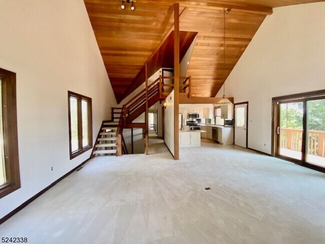 Building Photo - 483 Split Rock Rd