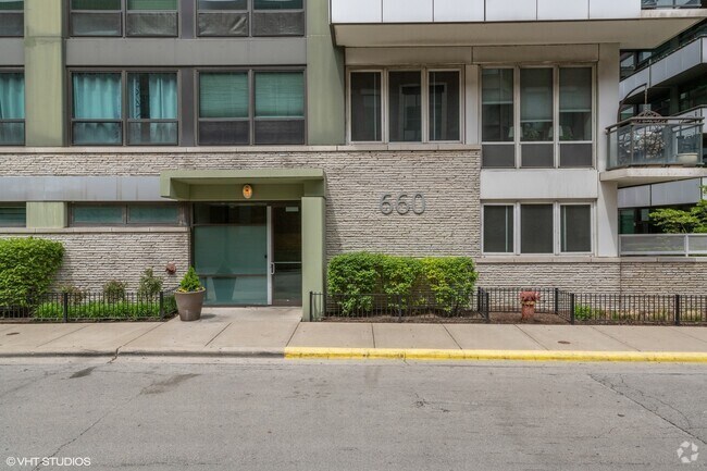 Building Photo - 660 W Wayman St
