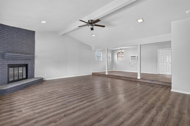 Foto del edificio - 4400 Hodgkins Rd