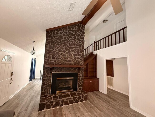 Foto del edificio - Spacious 4BR Home in Desirable North Columbus