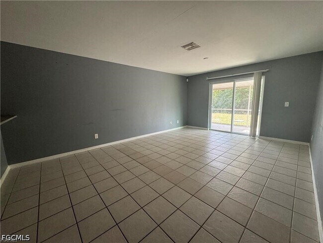 Building Photo - 851 Eisenhower Blvd