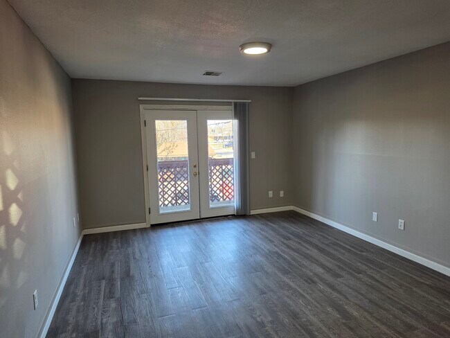 Foto del edificio - 1325 N Meridian Ave