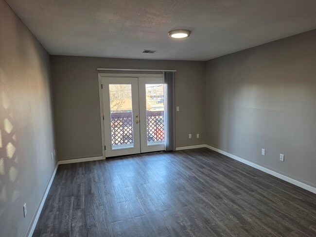 Building Photo - 1325 N Meridian Ave