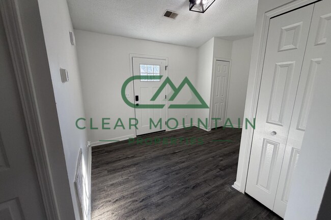 Photo - MOVE-IN SPECIAL! FREE RENT! Apartment