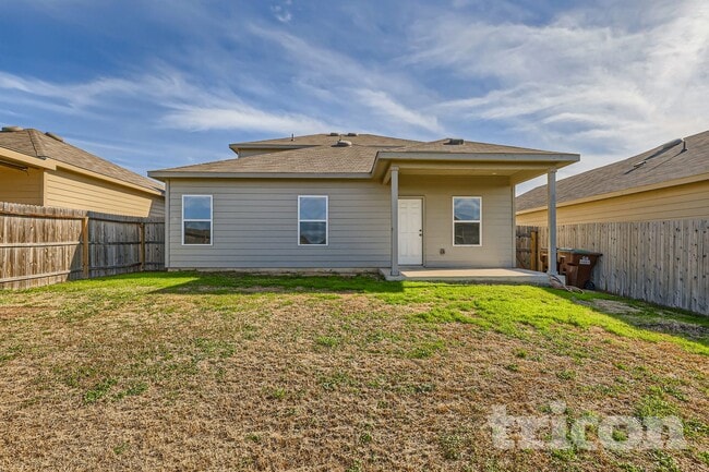 Foto del edificio - 13043 Heathers Elm