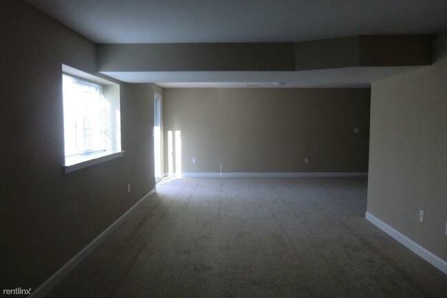 Building Photo - 252 Sandridge Dr